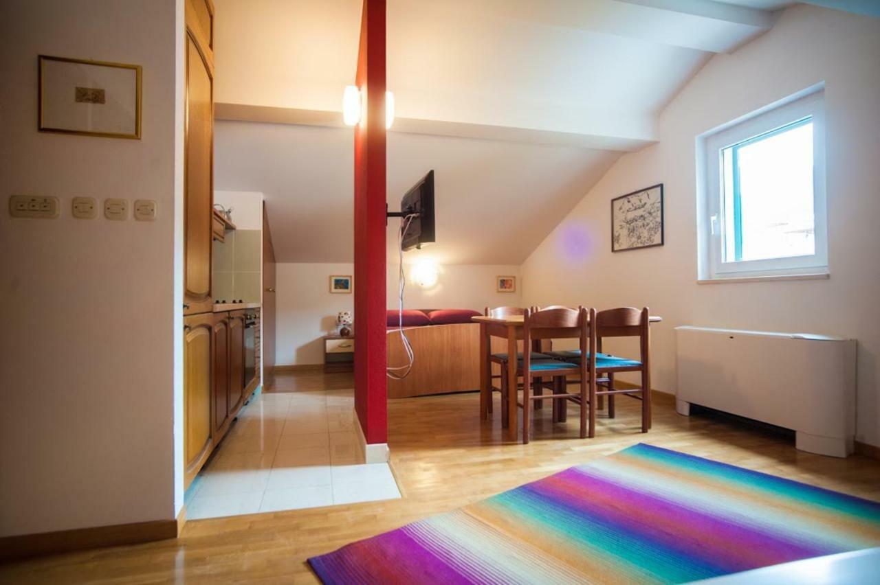 Apartament House Koloc Bol Zewnętrze zdjęcie