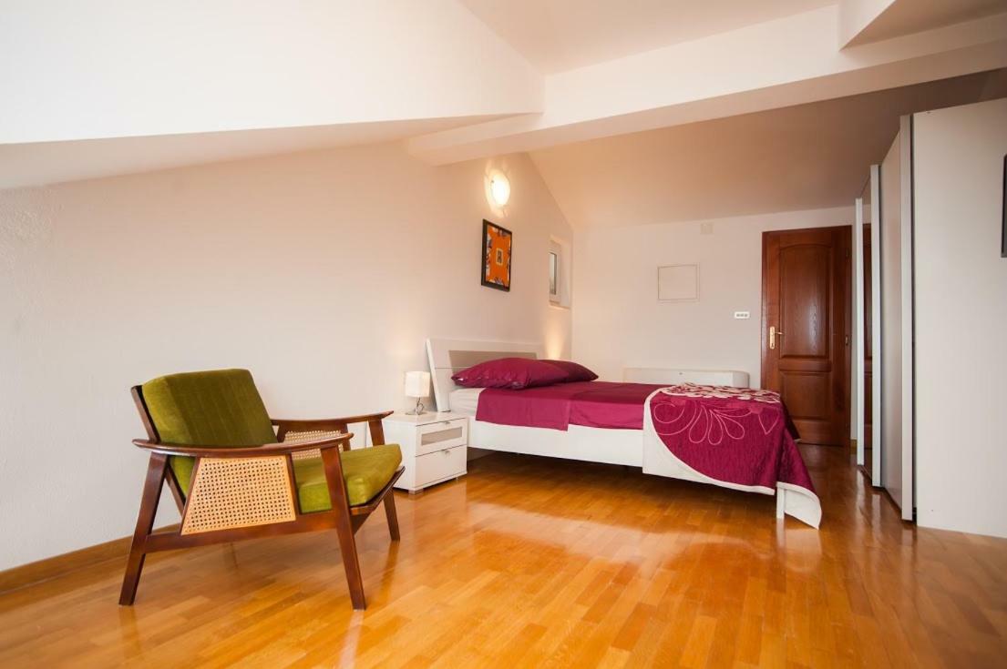Apartament House Koloc Bol Zewnętrze zdjęcie